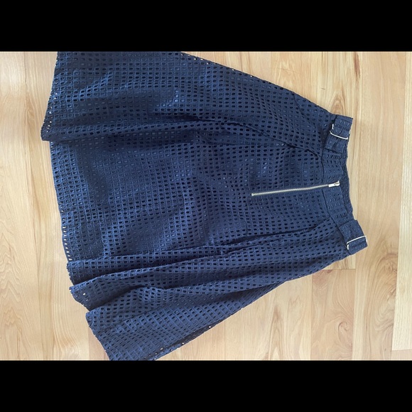 H&M Eyelet skirt - Picture 3 of 3